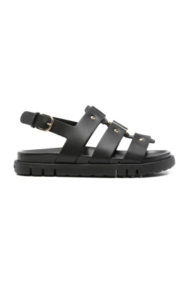Sandaler med nitar