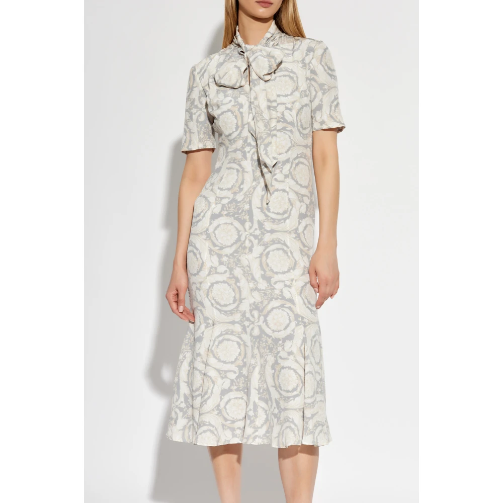 Versace Jurk met 'Barocco' print Gray Dames