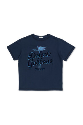 t-shirt-avec-logo-en-relief