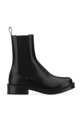 stylish-black-leather-ankle-boots