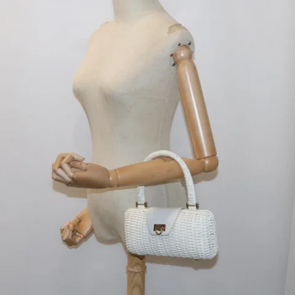 Salvatore Ferragamo Pre-owned Fabric handbags White Dames
