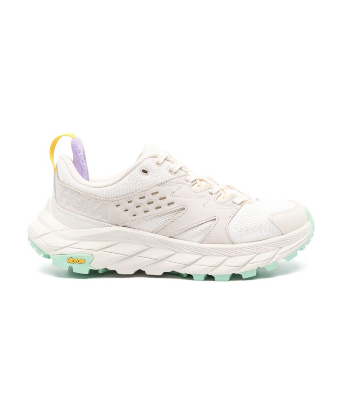 witte-sneakers-veters-rubberen-zool