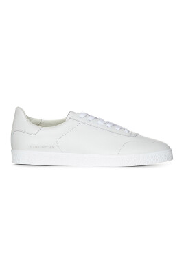 white-sneakers-with-4g-logo