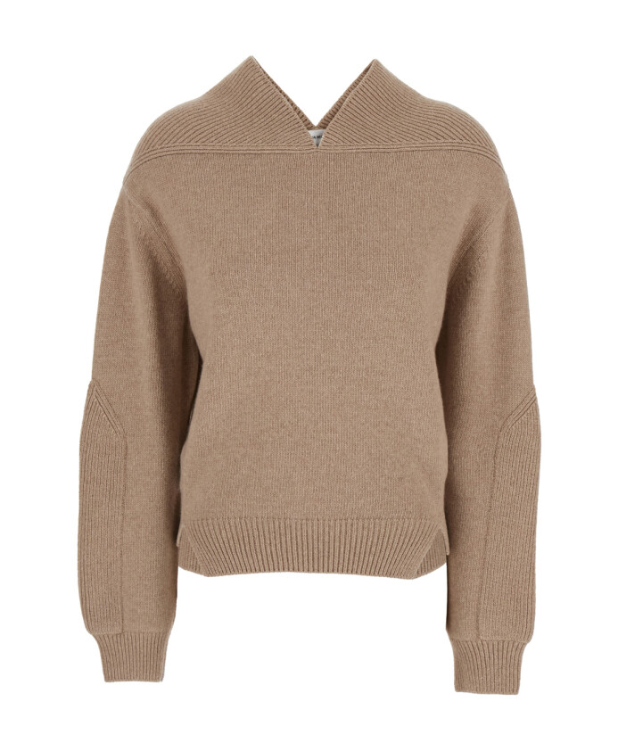 pull-beige-col-en-v-avec-detail-yoke