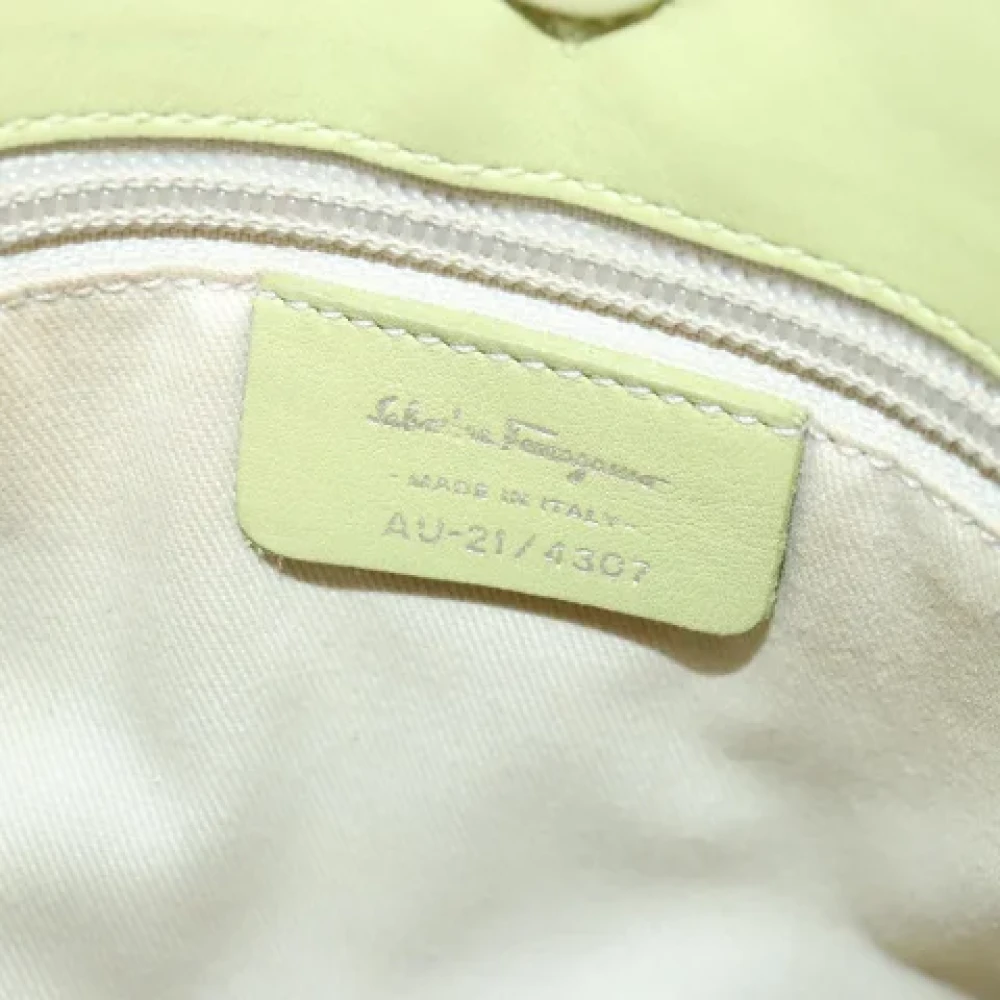 Salvatore Ferragamo Pre-owned Canvas handbags Green Dames