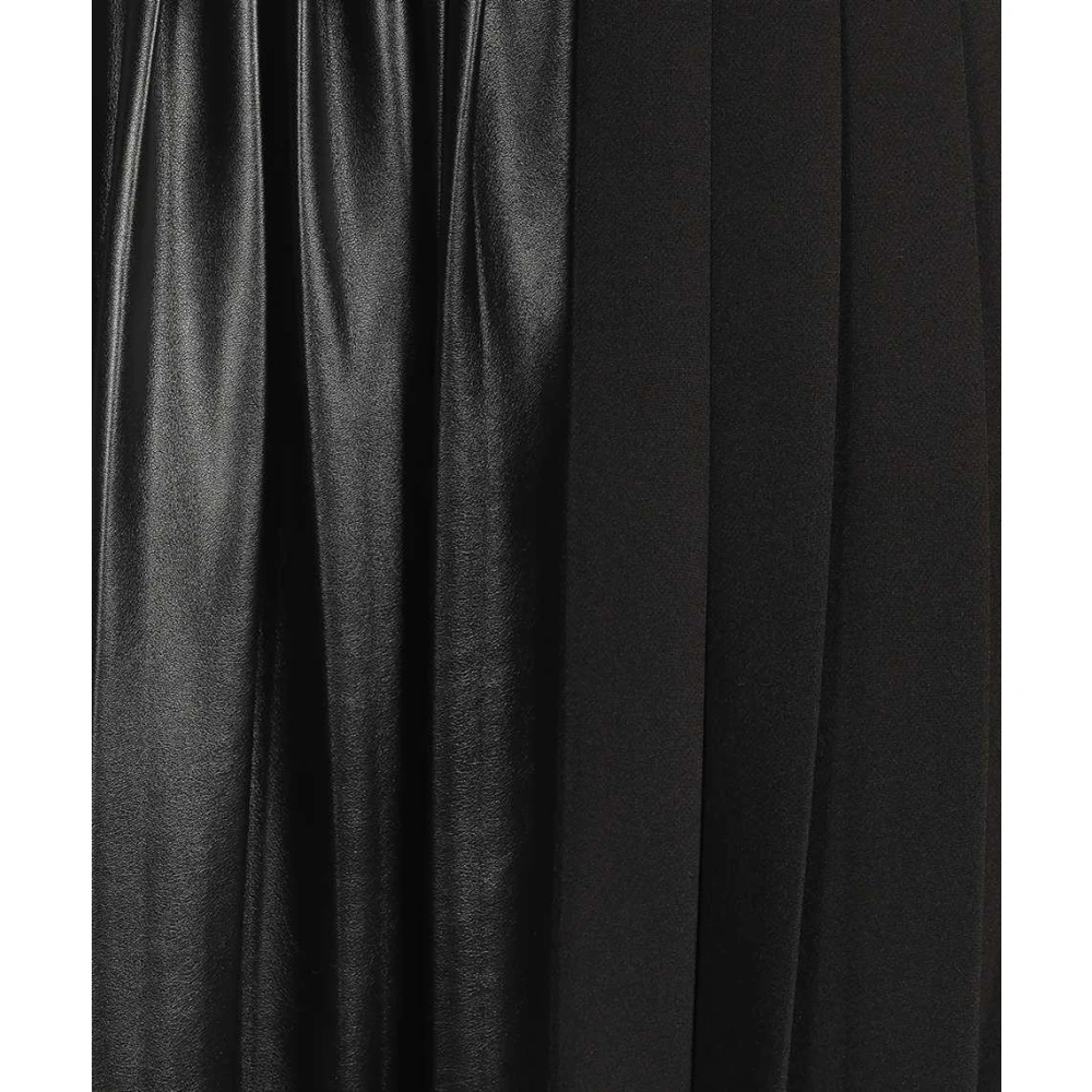 Versace Jeans Couture Geplooide Rok met Contrasterend Logo Black Dames