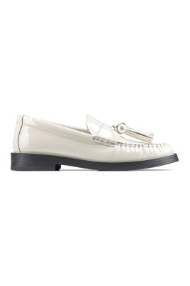 pearl-leather-loafers-with-fringe-detail