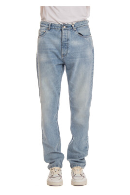 jeans-en-coton-avec-etiquette-en-cuir