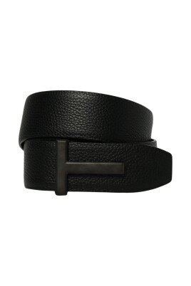 iconic-buckle-leather-belt-fashion-accessory