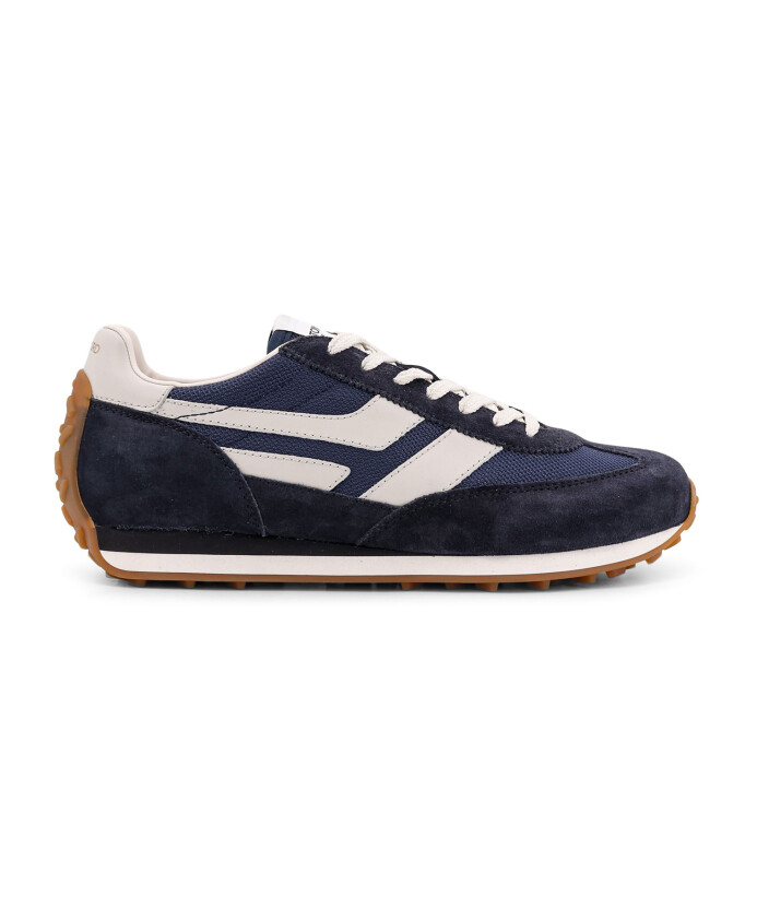 baskets-bleues-avec-detail-en-caoutchouc