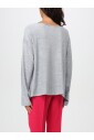 pull-en-tricot-bleu-a-col-bateau