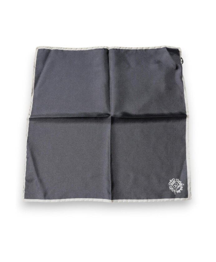 foulard-en-soie-avec-logo-couronne