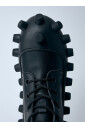 bottes-en-cuir-avec-clous
