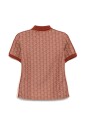 bruine-poloshirt-met-gestreepte-banden