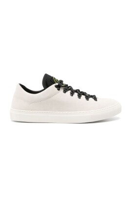 sneakers-avec-patch-logo-boussole