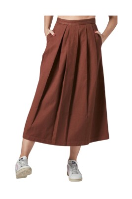 pleated-skirt-in-trendy-style
