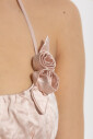 haut-en-satin-avec-application
