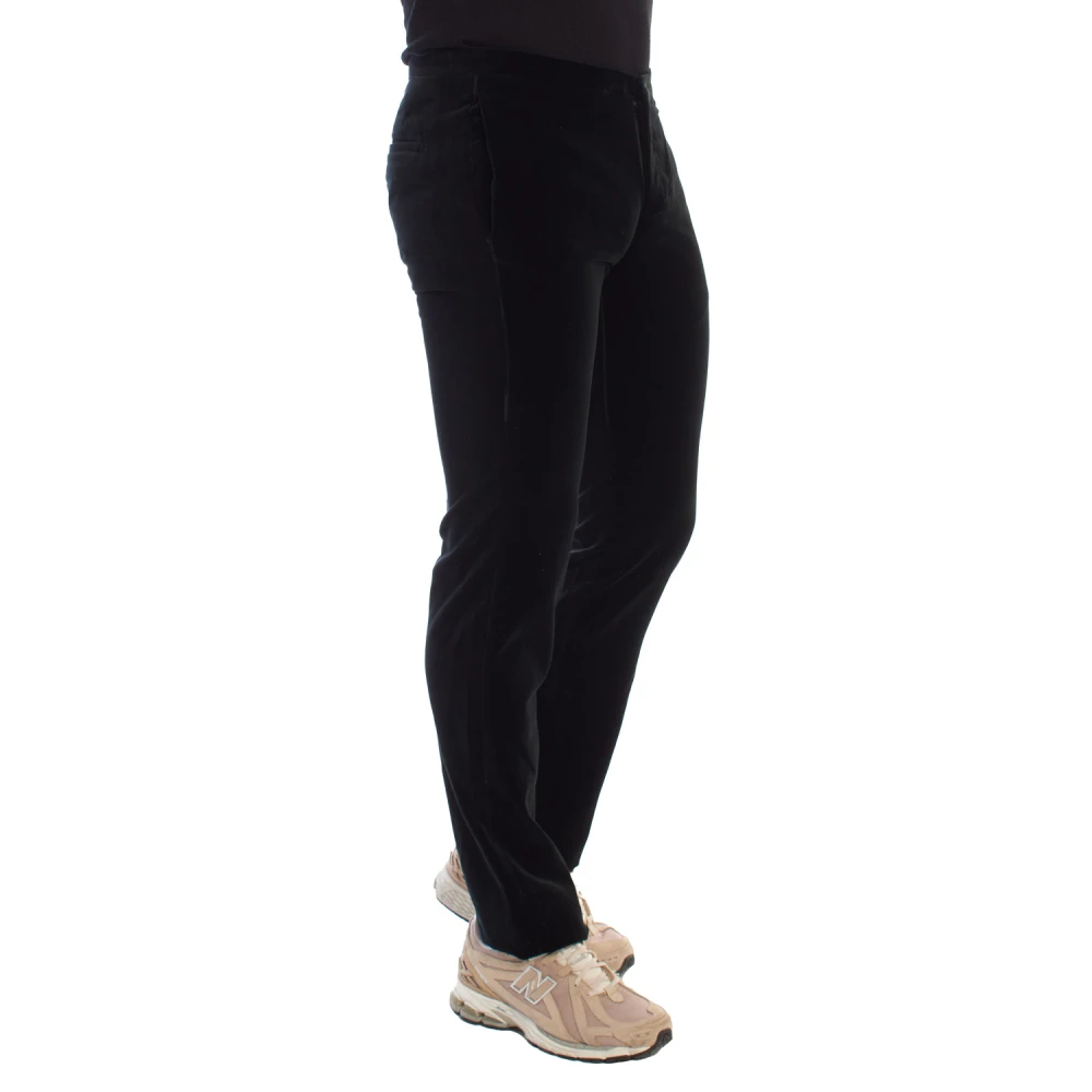Emporio Armani Fluwelen broek voor verfijnde stijl Black Heren