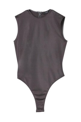 grey-sleeveless-top