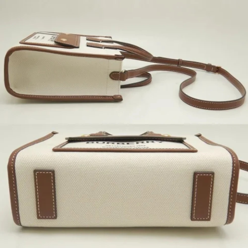 Burberry Vintage Pre-owned Canvas shoulder-bags Beige Dames