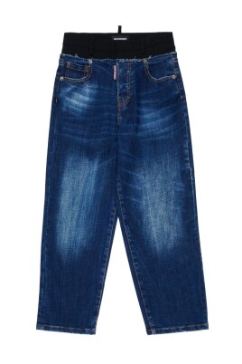 jeans-avec-detail-dinsert