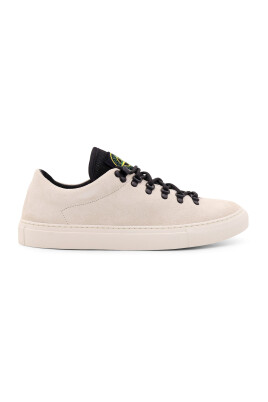 sneakers-basses-a-lacets-en-daim-emblematique