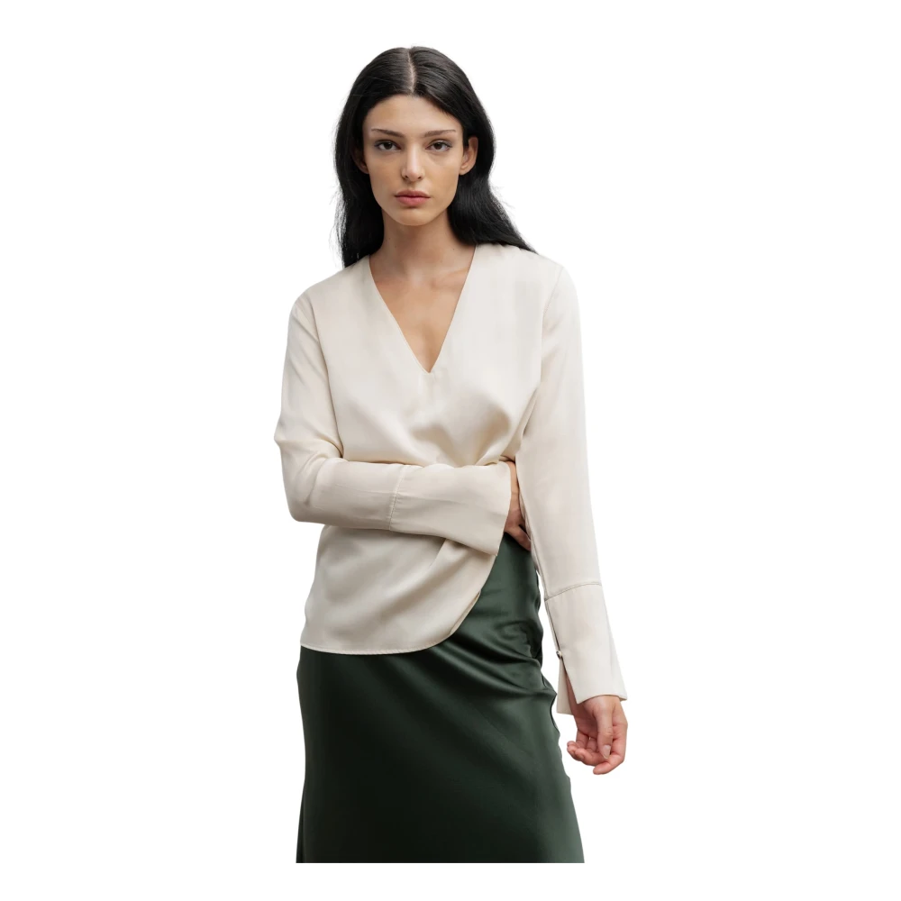 Ahlvar Gallery Silke V-ringad Blus Kräm Beige, Dam