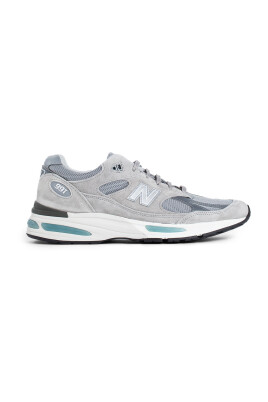 multicolor-sneakers-with-reflective-details