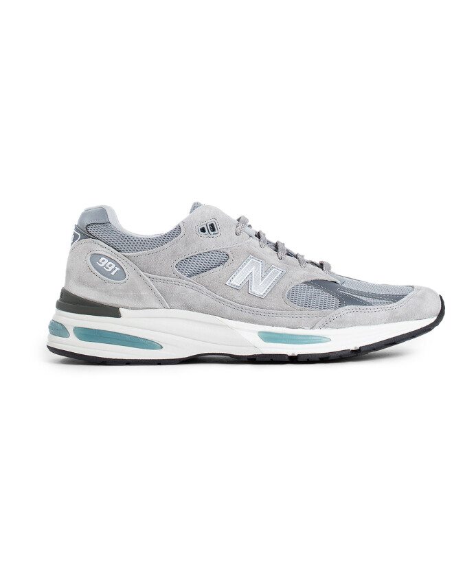 multicolor-sneakers-with-reflective-details