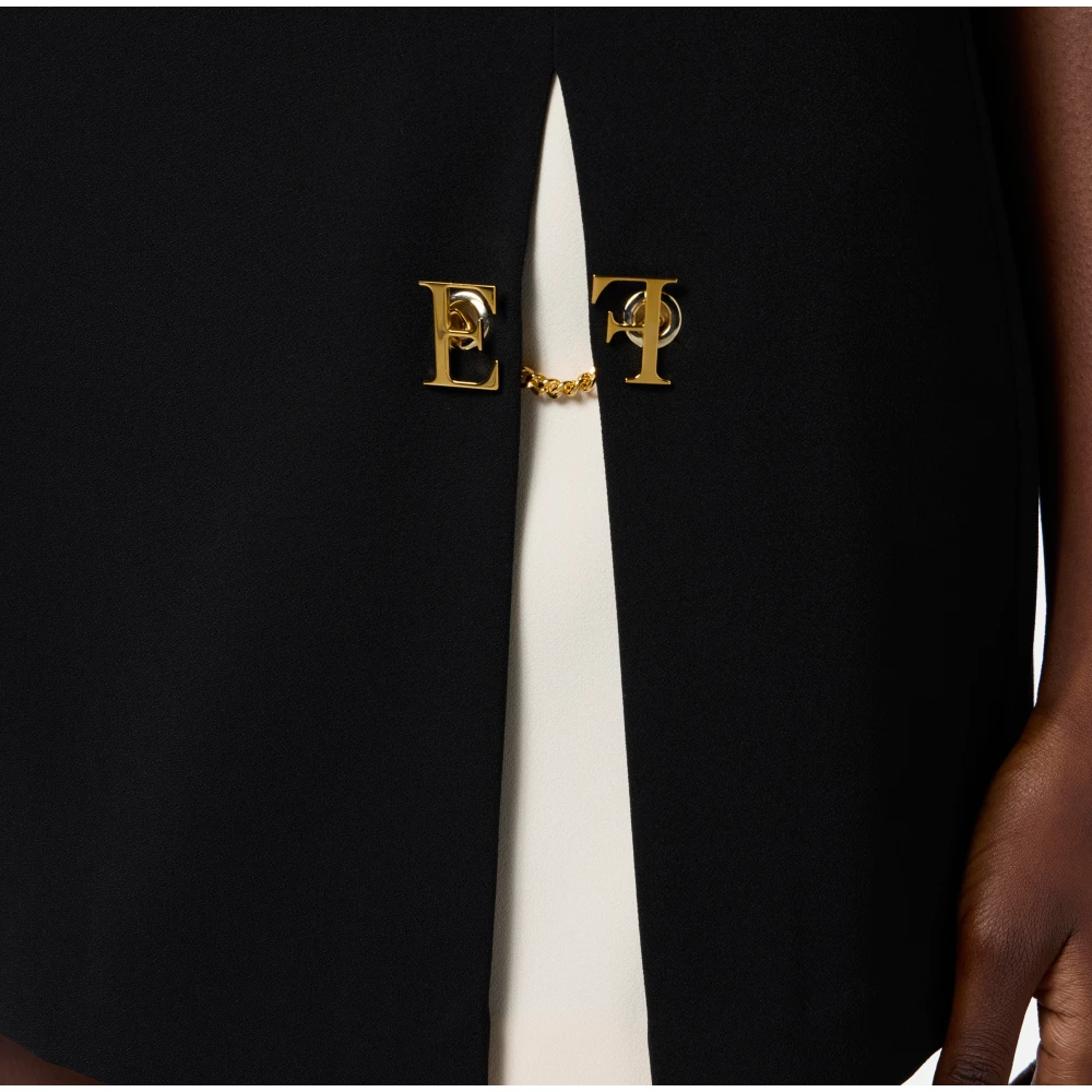 Elisabetta Franchi Contrast Plooi Korte Rok met Manchetknoop Black Dames