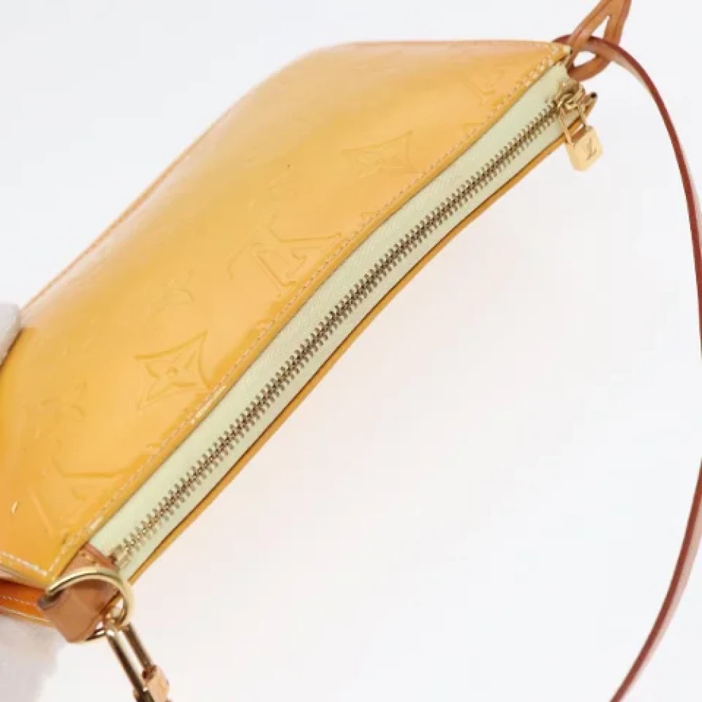 Louis Vuitton Vintage Pre-owned Leather clutches Yellow Dames
