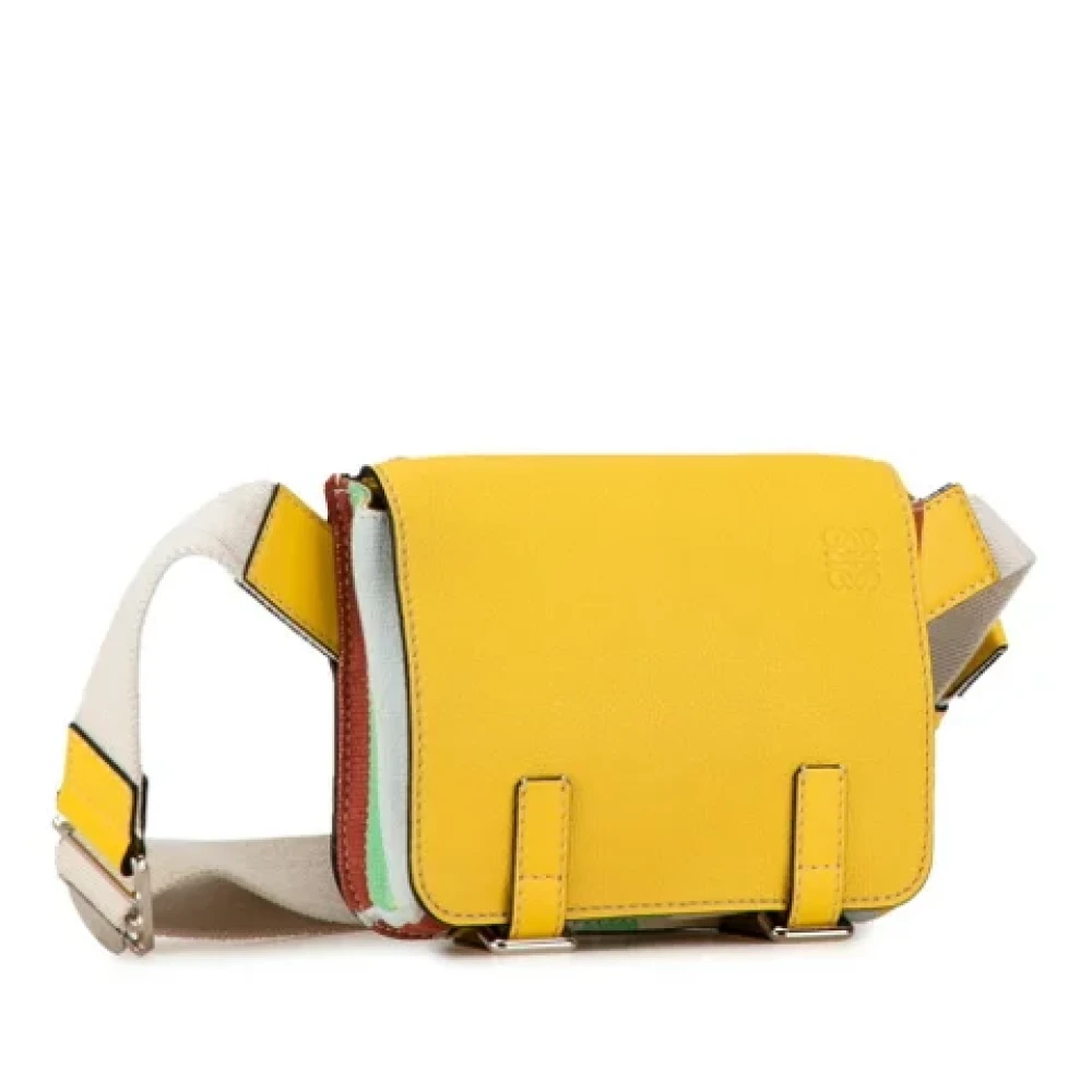 Loewe Pre-owned Canvas shoulder-bags Yellow Dames