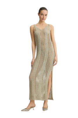 elegant-blend-of-viscose-and-polyester