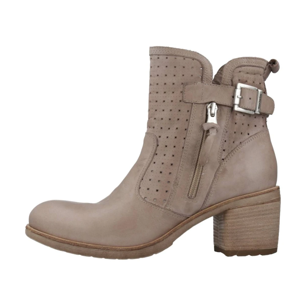 Shoes > Boots > Heeled Boots - - Nerogiardini - Modalova
