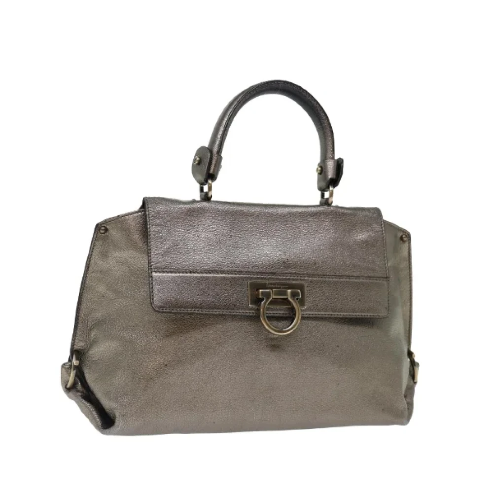 Salvatore Ferragamo Pre-owned Leather handbags Gray Dames