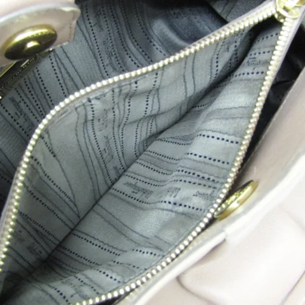 Salvatore Ferragamo Pre-owned Leather shoulder-bags Beige Dames