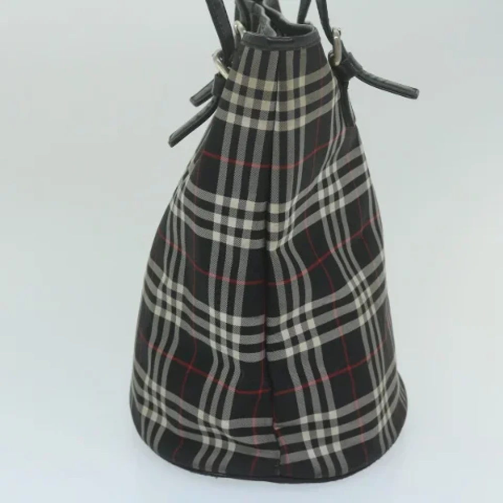 Burberry Vintage Pre-owned Nylon shoulder-bags Black Dames