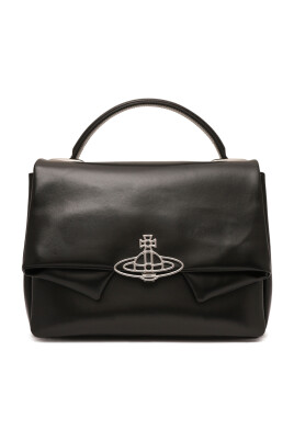 black-bags-for-a-stylish-look