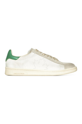 sneakers-blanches-avec-detail-feuille-derable
