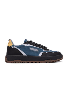 chaussures-plates-bleues-wildpace-low-sneakers