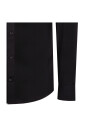 chemise-noire-avec-monogramme-brode