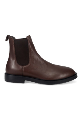 brown-chelsea-boots-classic-style