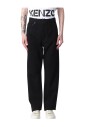klassiska-svarta-straight-leg-jeans