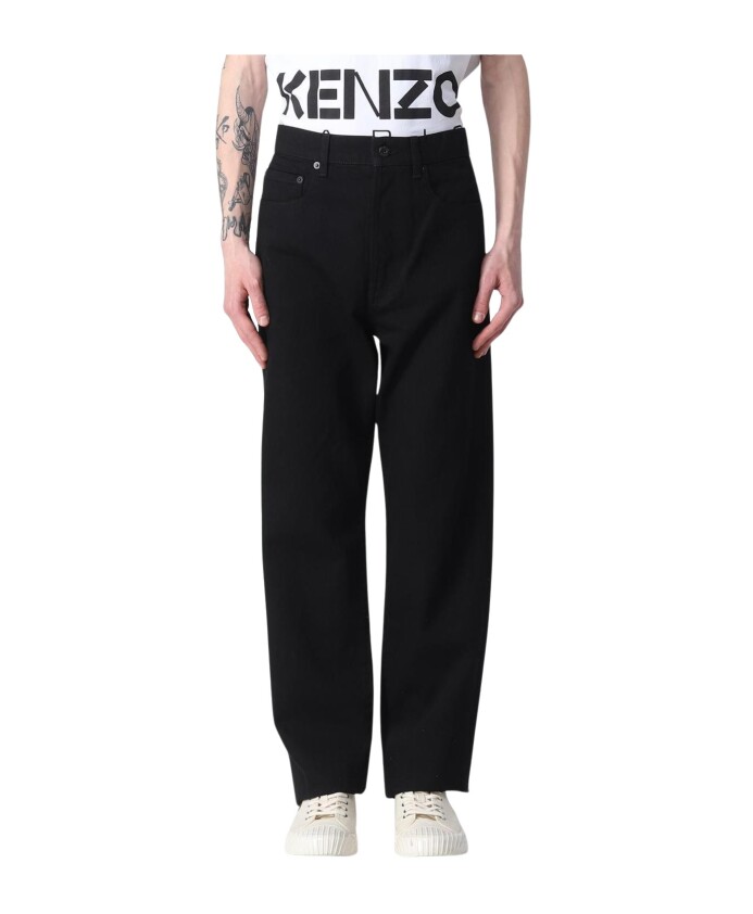 klassiska-svarta-straight-leg-jeans