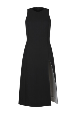 robe-midi-noire-avec-fente-laterale