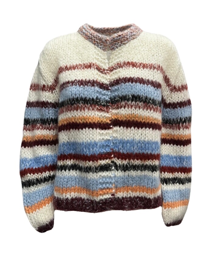 gilet-tricote-raye-coupe-decontractee-col-rond
