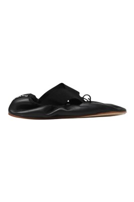 black-flat-shoes-woman-elegant-style