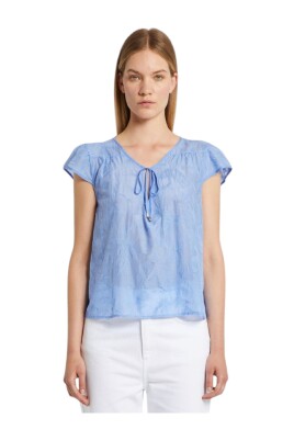 celeste-bla-silkeblandning-top
