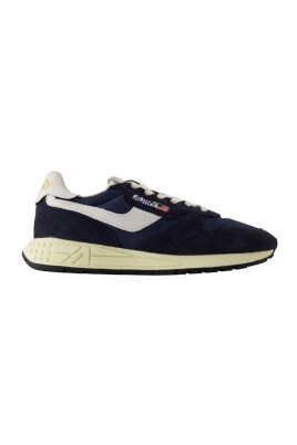 blue-nylon-sneakers-reelwind-style