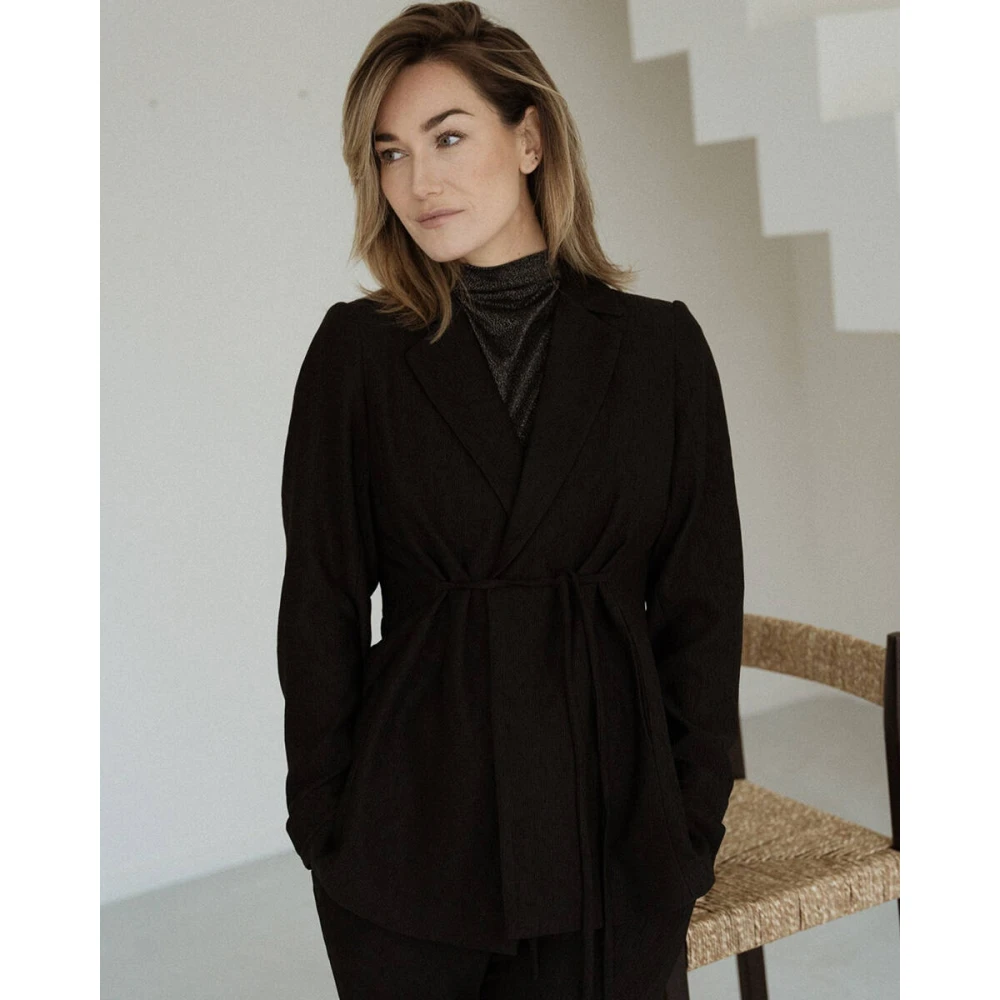 Aimée the Label Mouwloze IzyC Top Black Dames